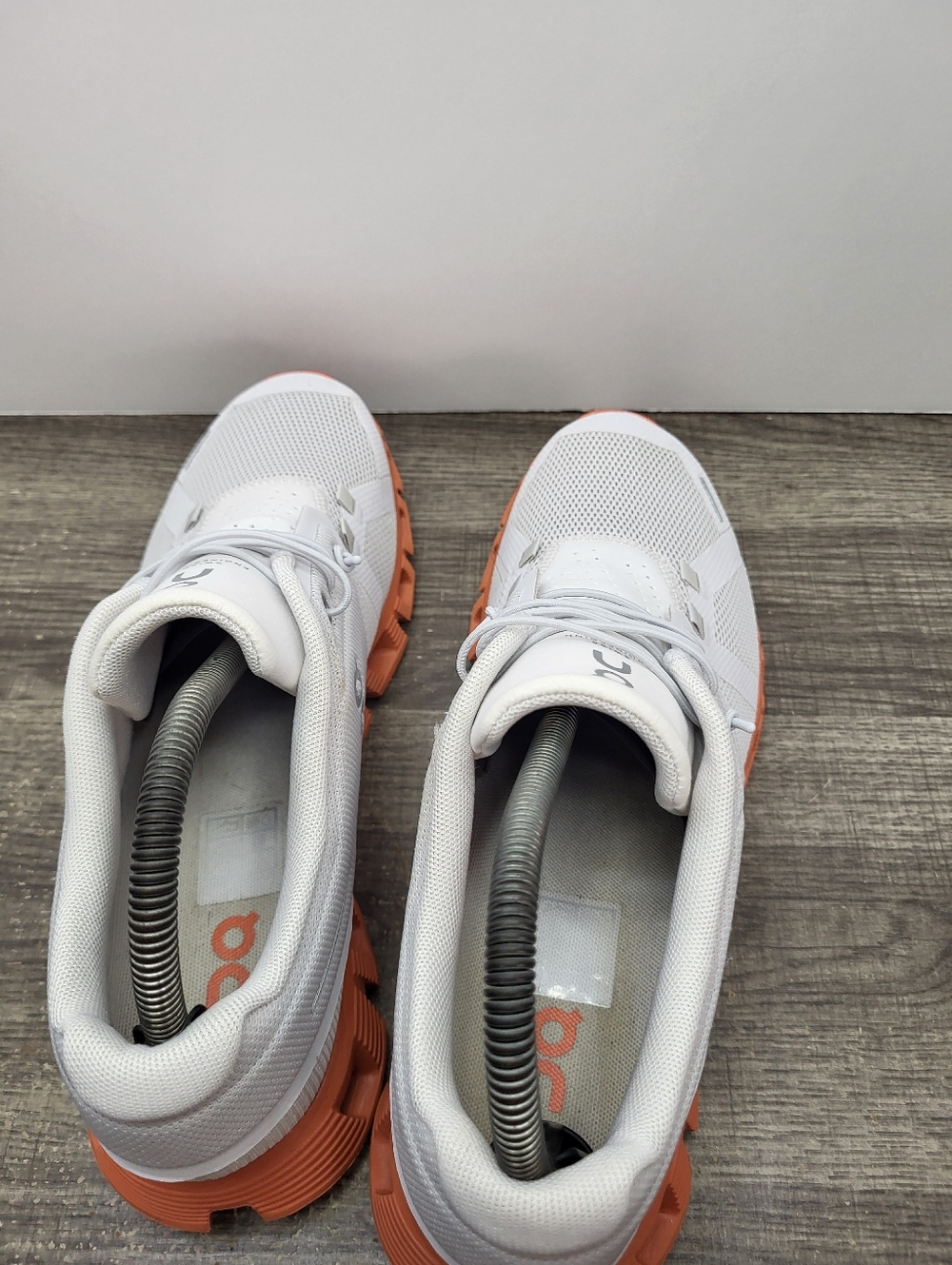 On Cloud 5 Athletic Comfort Running Womens Shoes Sz 9.5 Light Grey Coral - Picture 6 of 10
